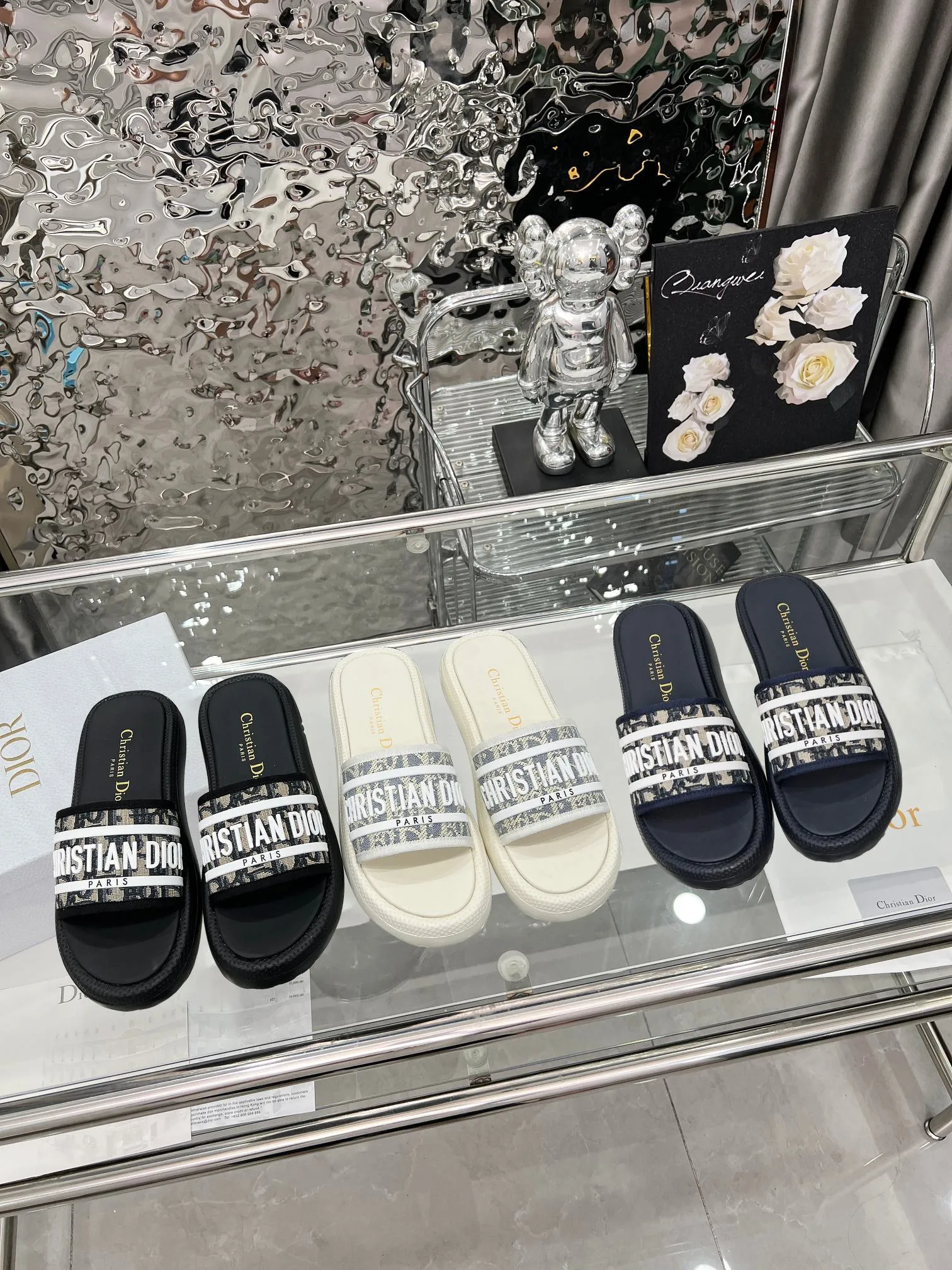 👟👟Ex-factory price 360👟👟 Dior Dior spring and summer catwalk newly upgraded sandal series classic thick-soled sandals original 1:1 development soft and delicate foot feel extremely comfortable versatile style original foam outsole 💝💝💝easy to control, 3 colors available, medium size 35-40 (41-42 customized)